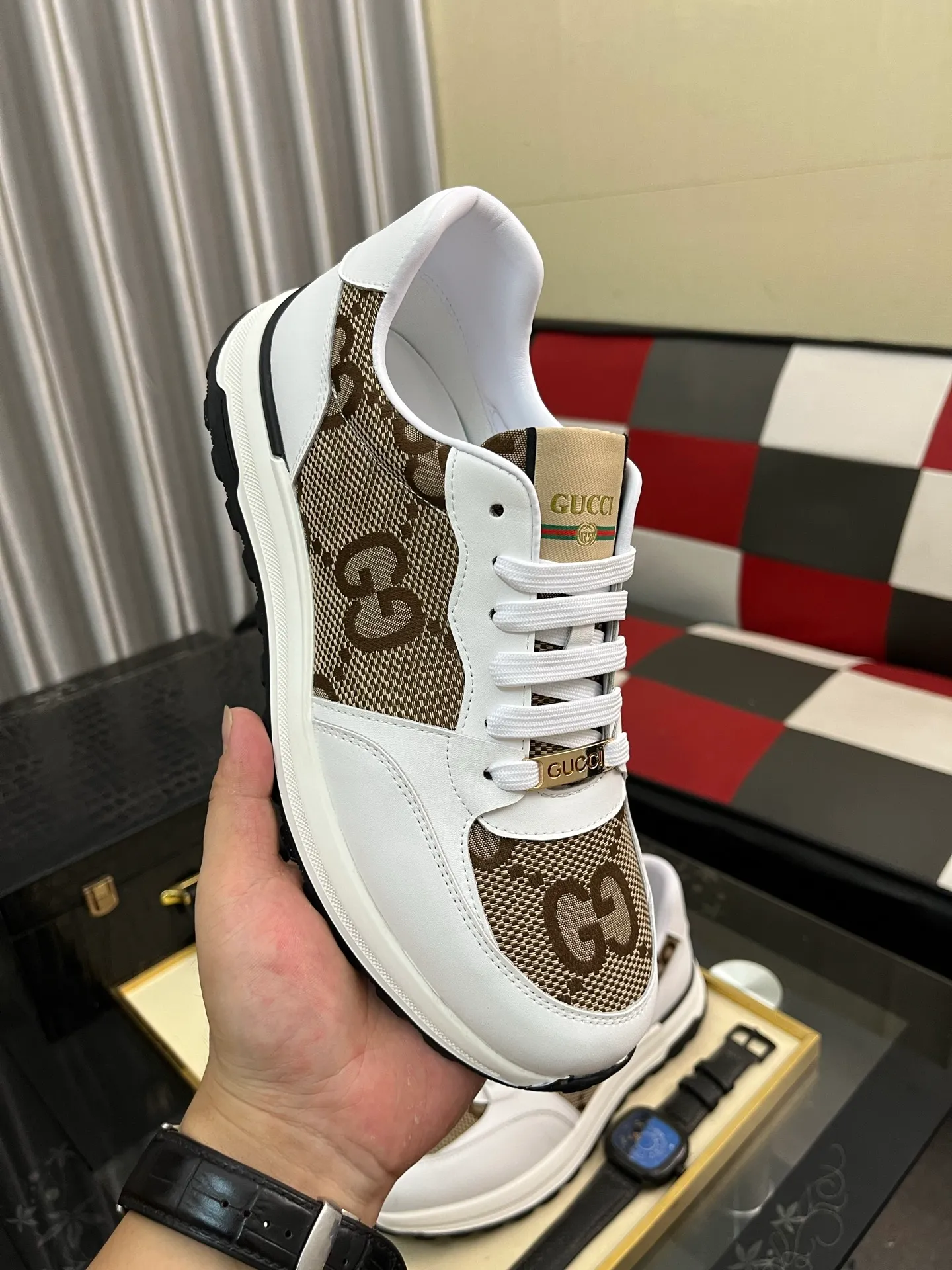 Men's shoes💰420⌚️⌚️[GUCCI] Gucci men's casual shoes are absolutely popular🔥The ultimate matching item for trendy men! The charm of super texture is irresistible, the main recommendation, the flower leather color is bright! The upper is made of high-quality cowhide + breathable fabric, sheepskin feet, wear-resistant rubber sole, noble and elegant! Extremely comfortable🎁🎁You can be as handsome as you want💪 38-442️⃣colors available
